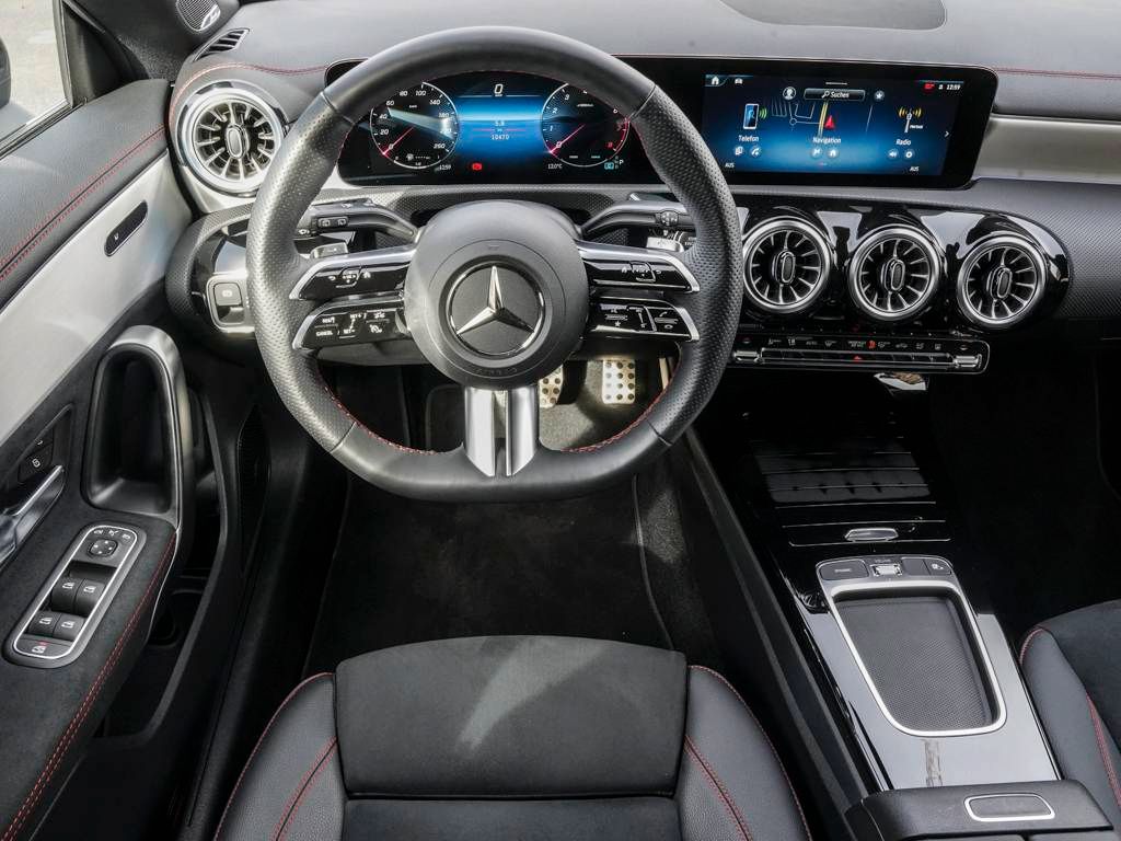 Mercedes-Benz CLA 180 2023