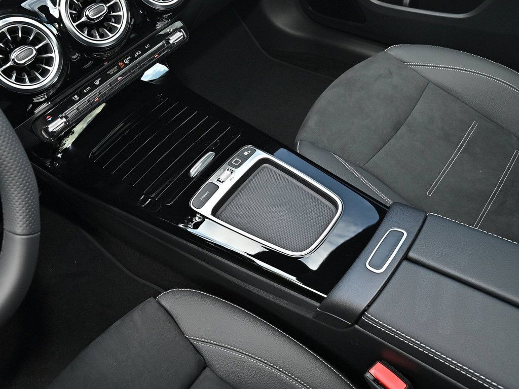 Mercedes-Benz A 180 2025