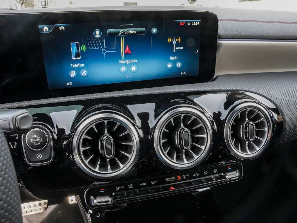 Mercedes-Benz CLA 180 2023