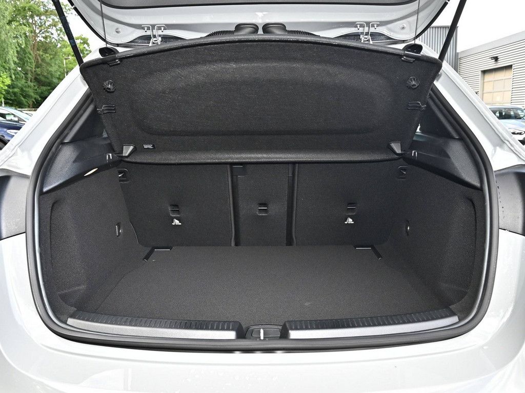 Mercedes-Benz A 180 2025