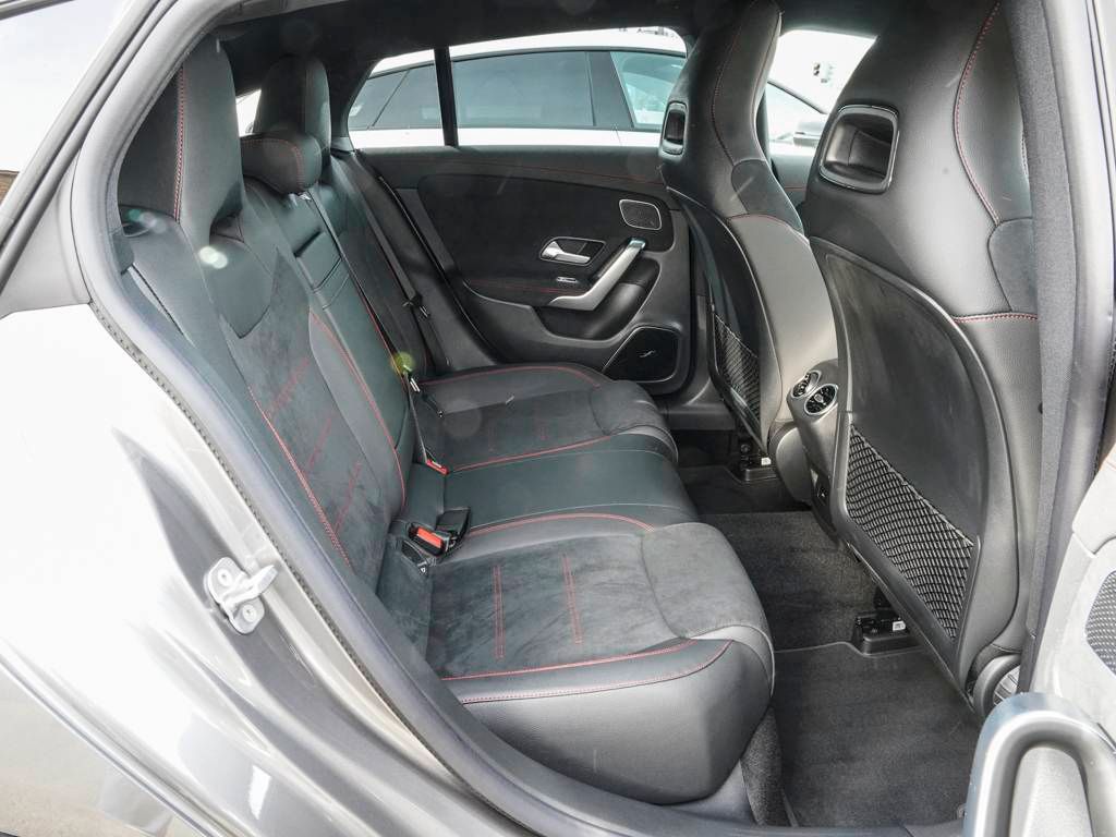 Mercedes-Benz CLA 180 2023