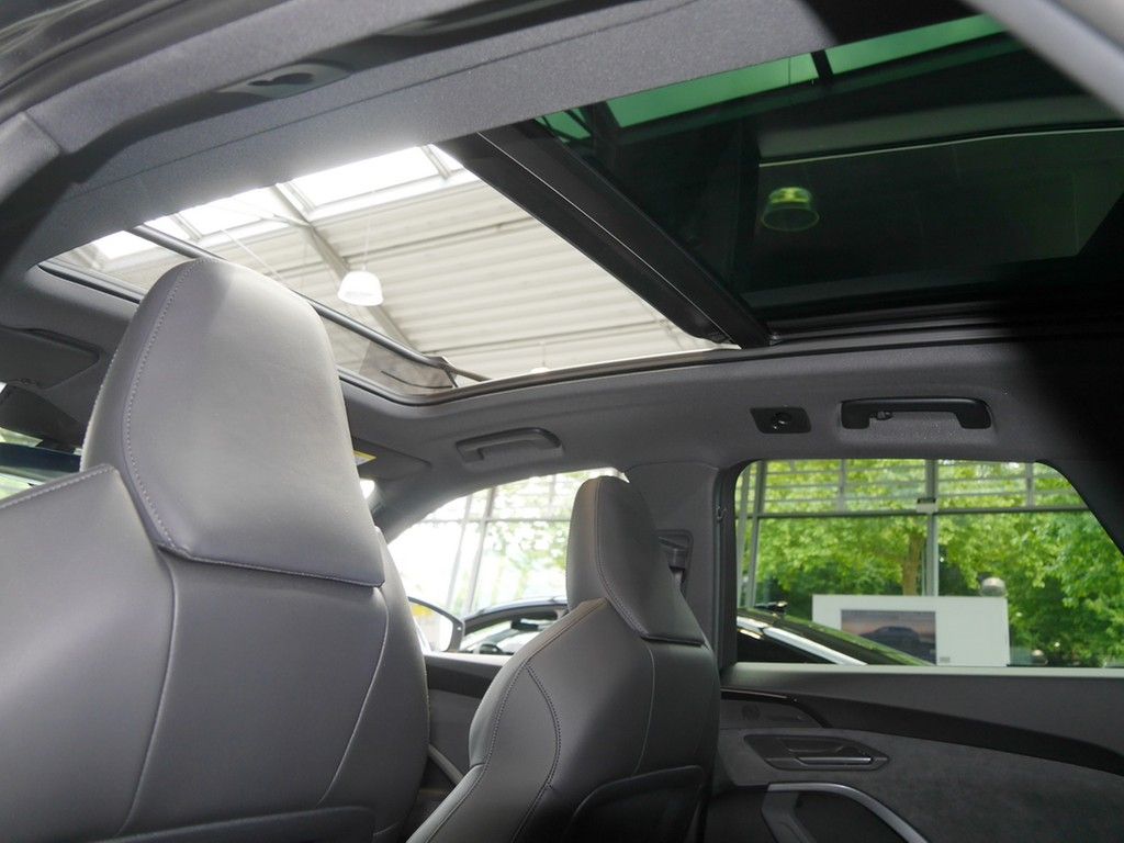 Audi SQ5 2025