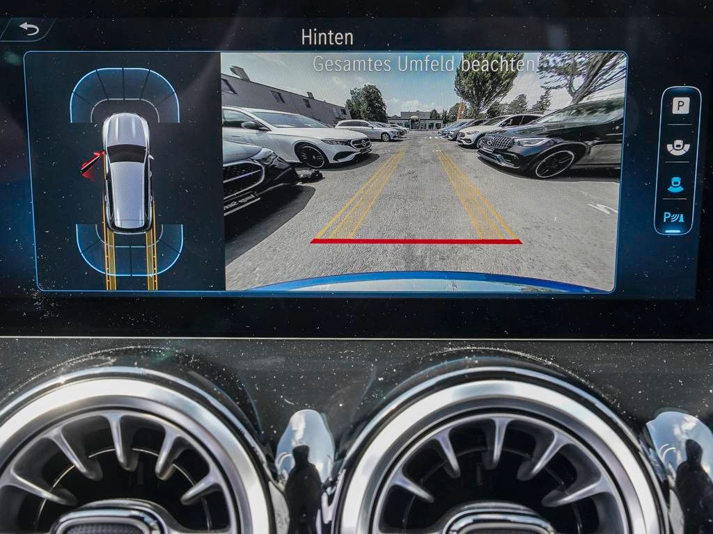 Mercedes-Benz GLB 180 2024