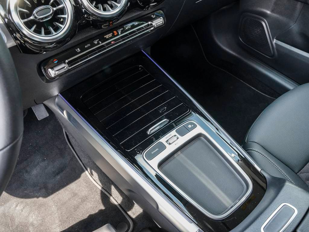 Mercedes-Benz GLB 180 2024