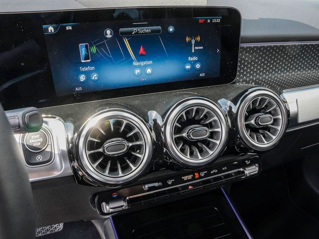 Mercedes-Benz GLB 180 2024