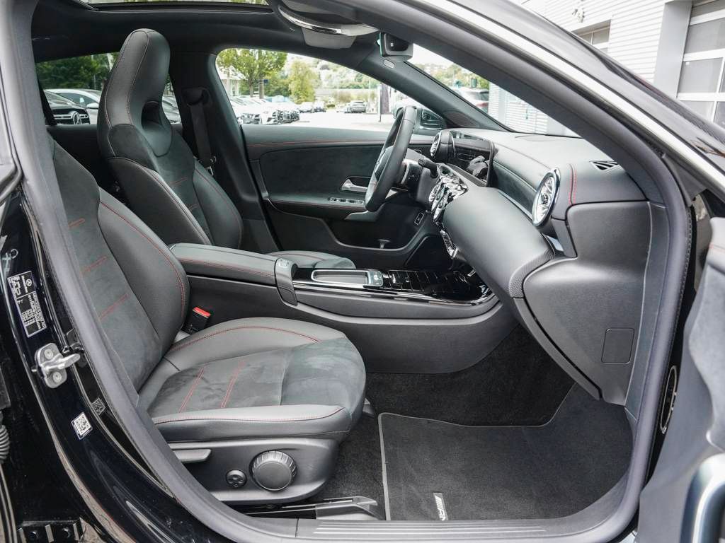 Mercedes-Benz CLA 200 2024