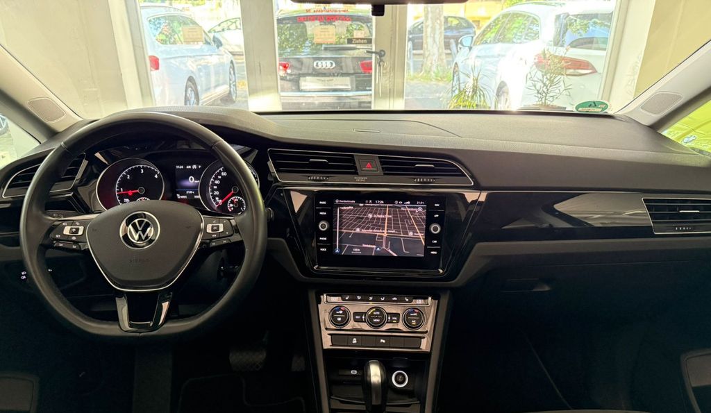 Volkswagen Touran 2021
