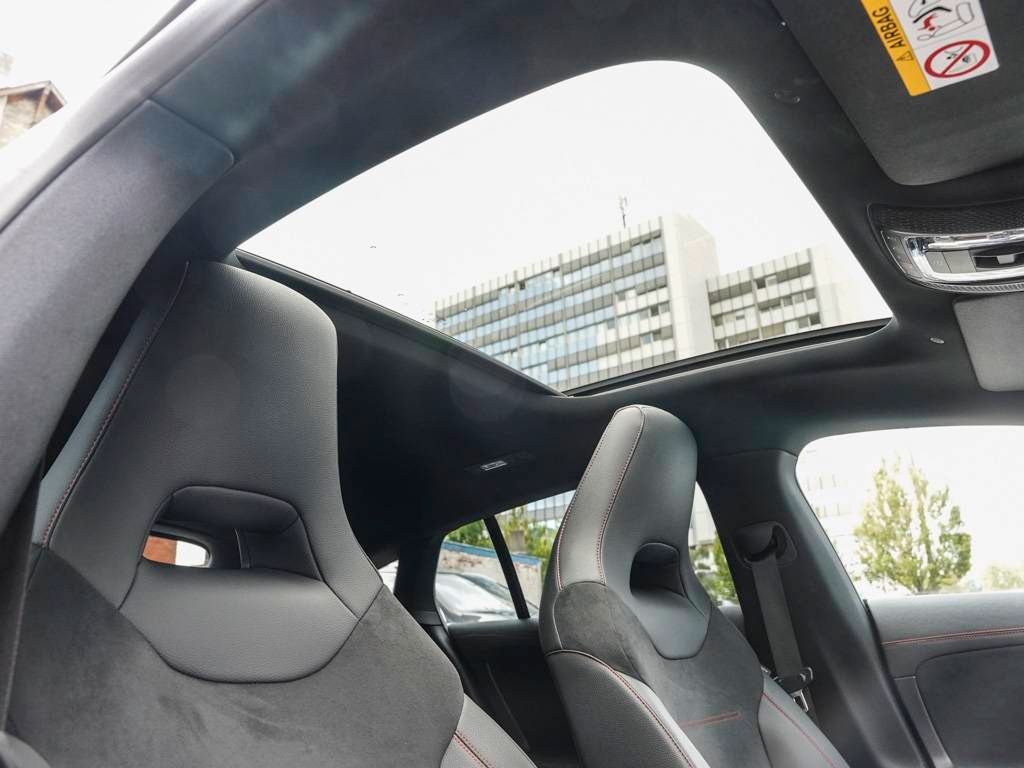 Mercedes-Benz CLA 200 2024