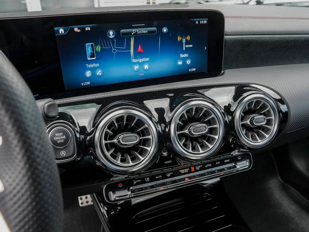 Mercedes-Benz CLA 200 2024