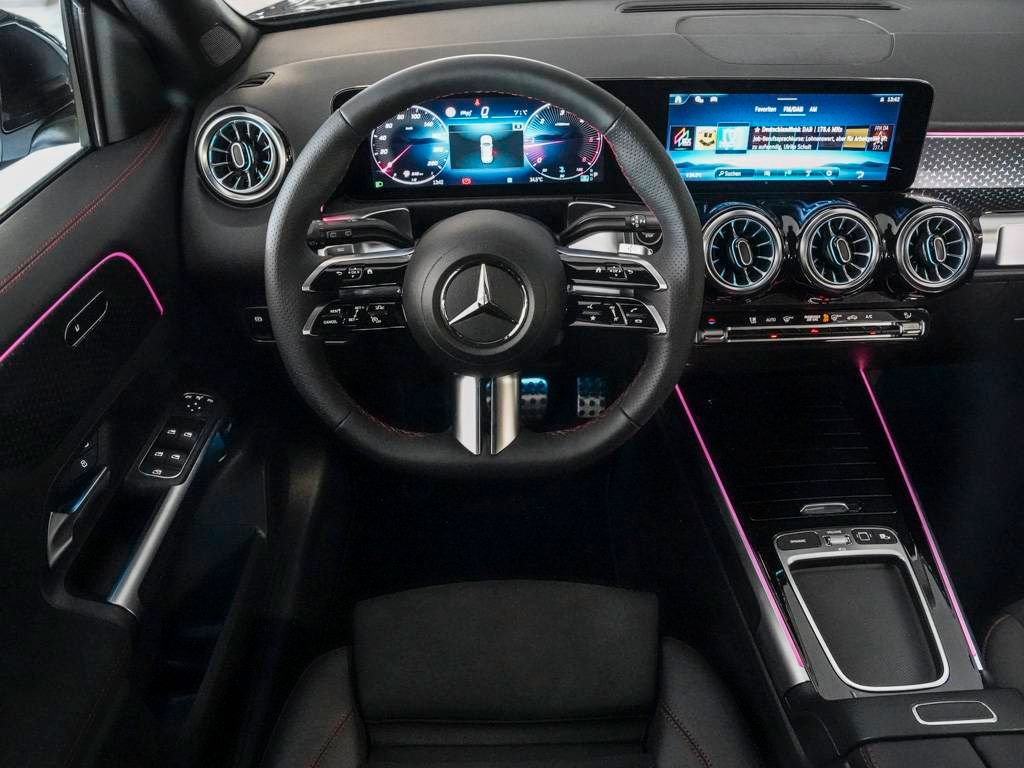 Mercedes-Benz GLB 200 2025