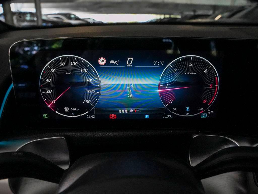 Mercedes-Benz GLB 200 2025