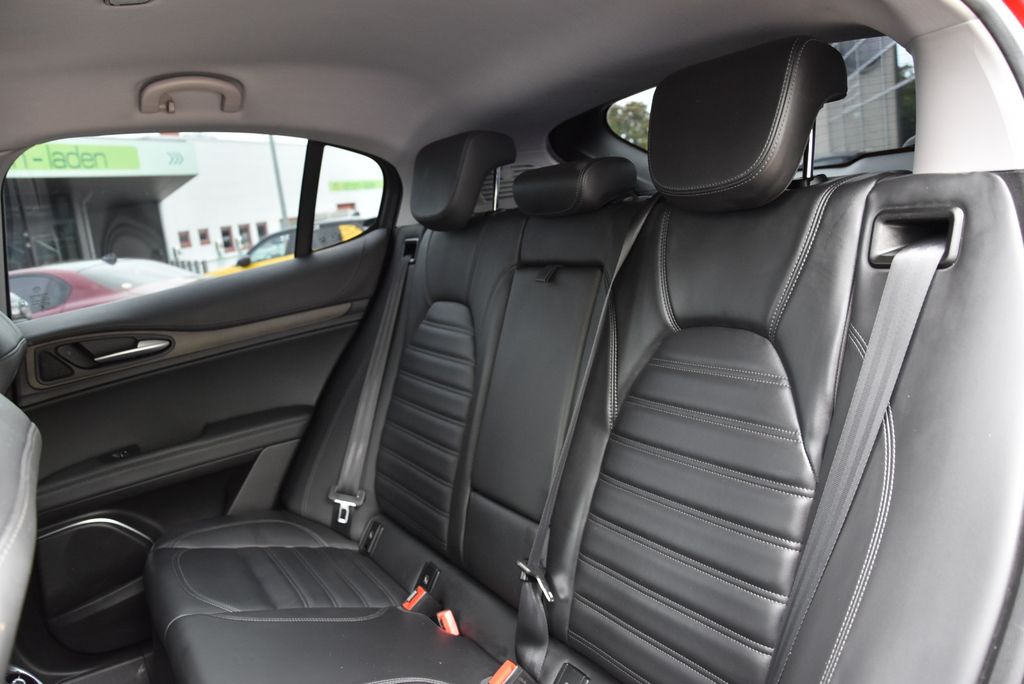 Alfa Romeo Stelvio 2021