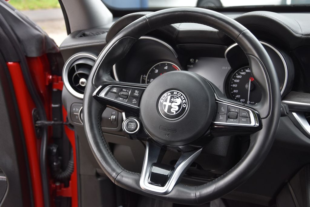 Alfa Romeo Stelvio 2021