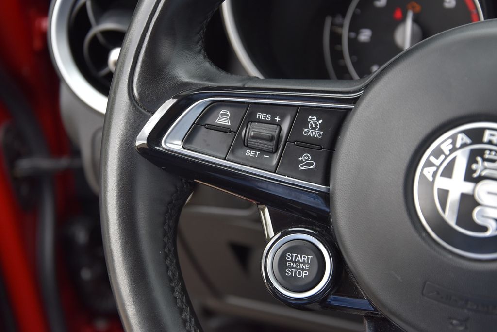 Alfa Romeo Stelvio 2021