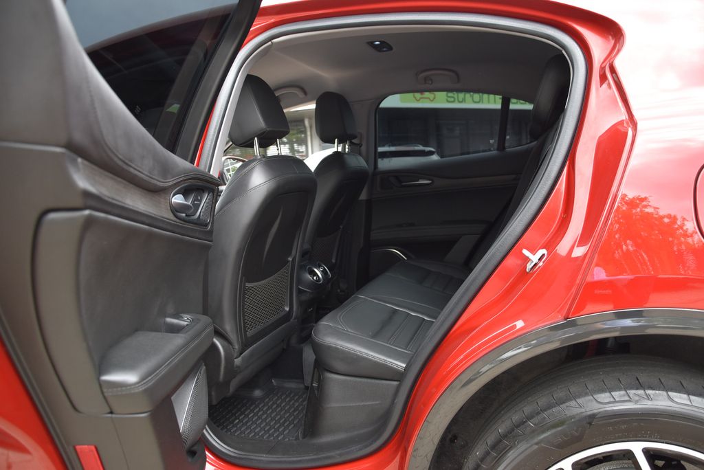 Alfa Romeo Stelvio 2021