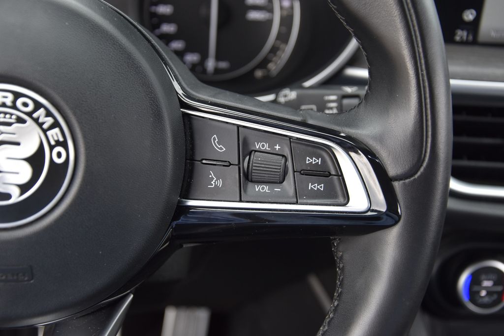 Alfa Romeo Stelvio 2021