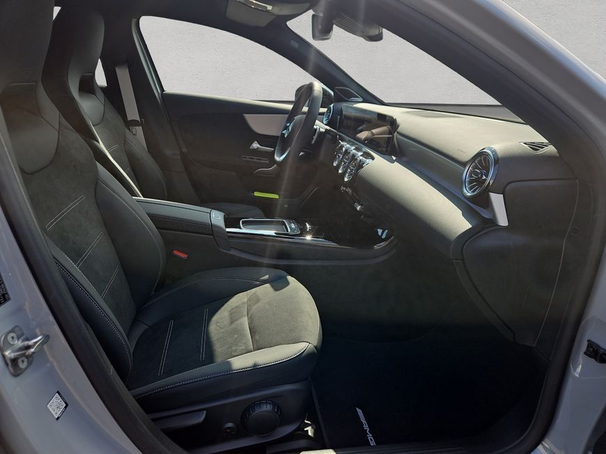 Mercedes-Benz A 180 2025