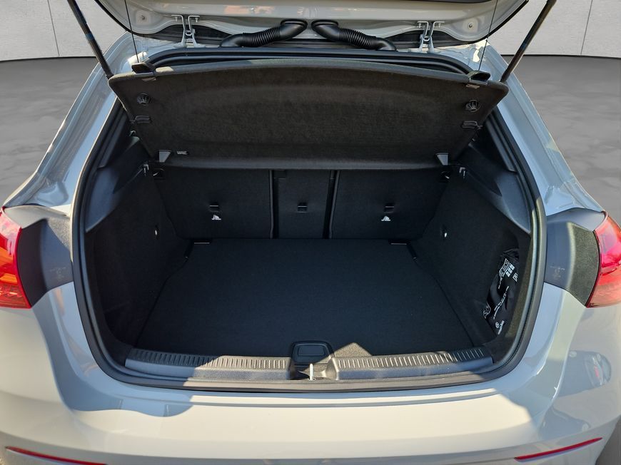 Mercedes-Benz A 180 2025