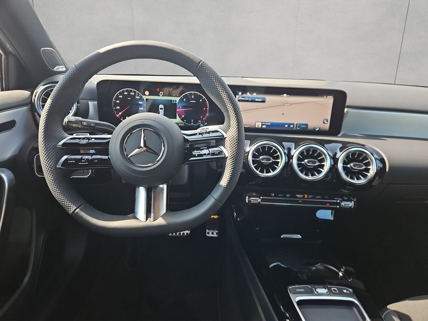 Mercedes-Benz A 180 2025