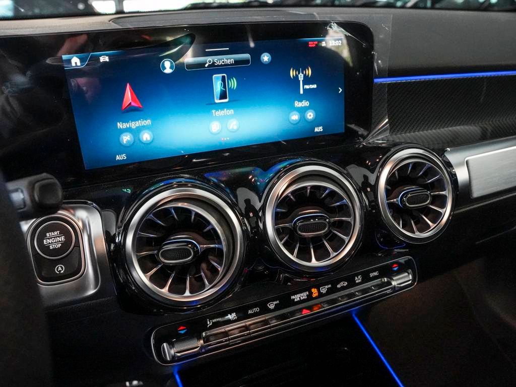 Mercedes-Benz GLB 200 2025