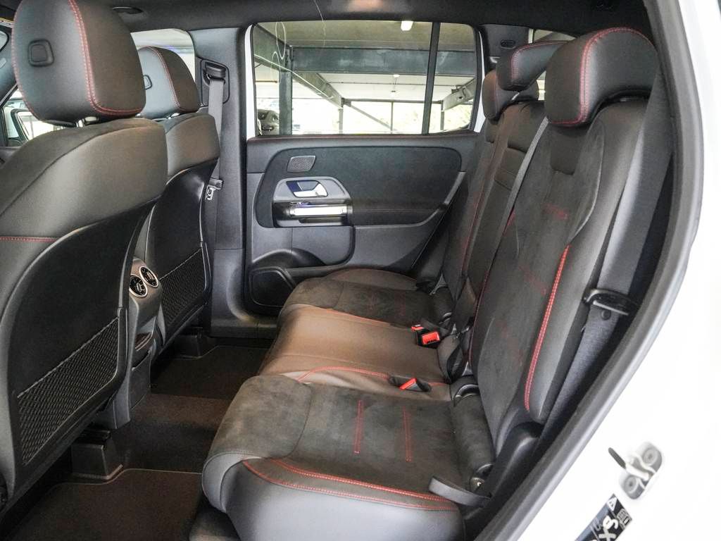 Mercedes-Benz GLB 200 2025