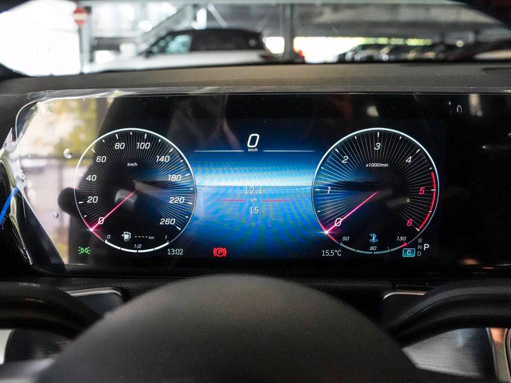 Mercedes-Benz GLB 200 2025