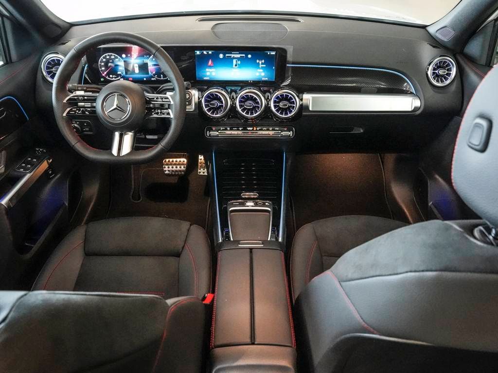 Mercedes-Benz GLB 200 2025