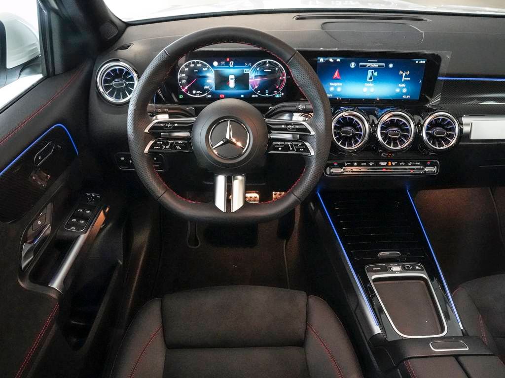 Mercedes-Benz GLB 200 2025