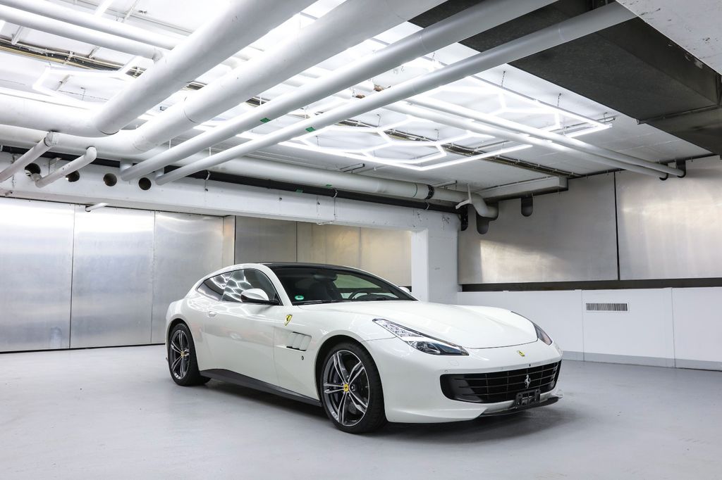Ferrari GTC4Lusso 2019
