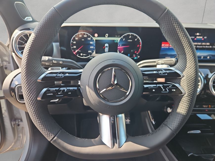 Mercedes-Benz A 180 2025