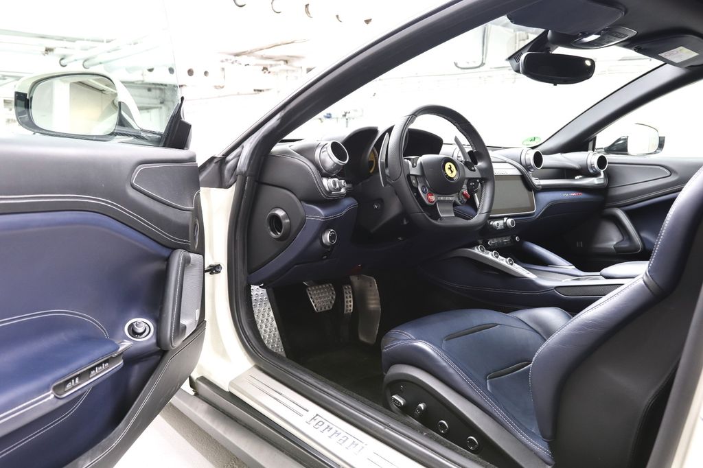 Ferrari GTC4Lusso 2019