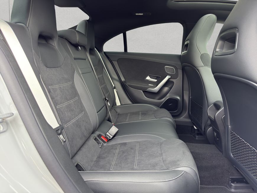 Mercedes-Benz CLA 180 2025