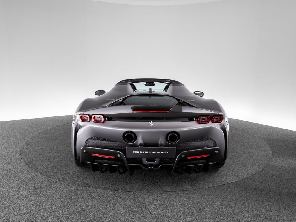Ferrari SF90 2022