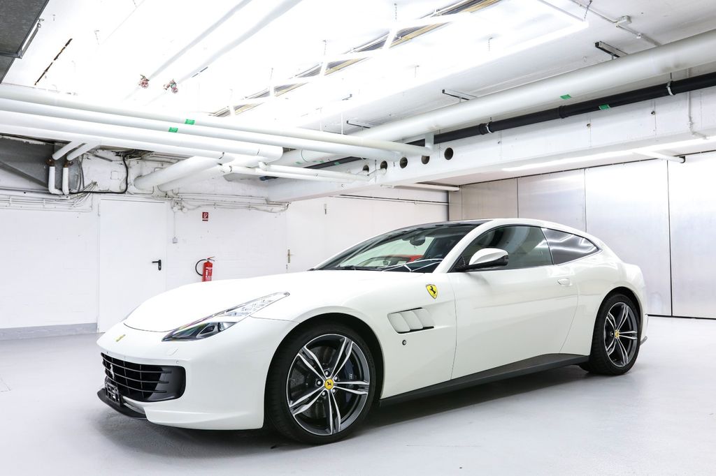 Ferrari GTC4Lusso 2019