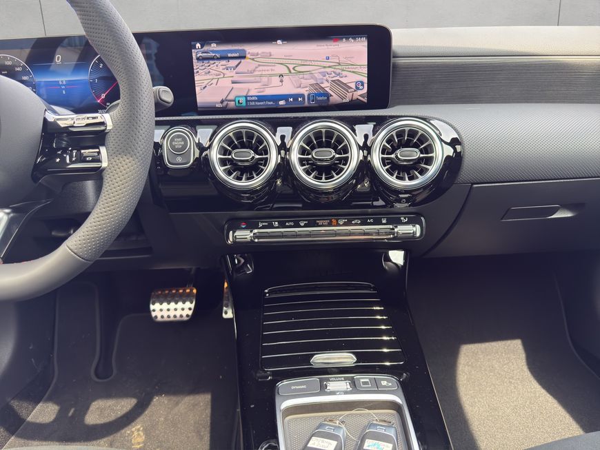 Mercedes-Benz A 200 2025