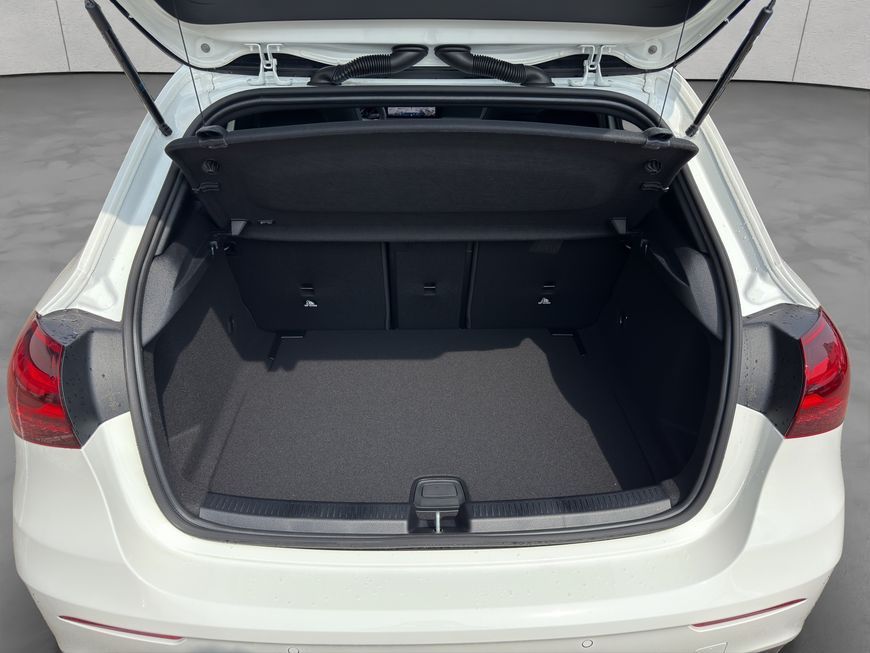 Mercedes-Benz A 200 2025