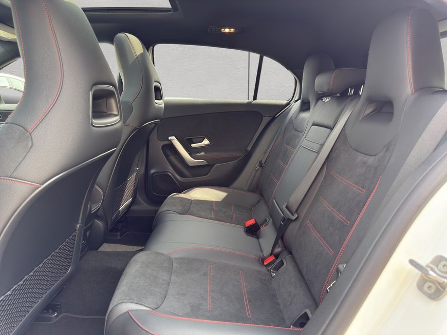 Mercedes-Benz A 200 2025