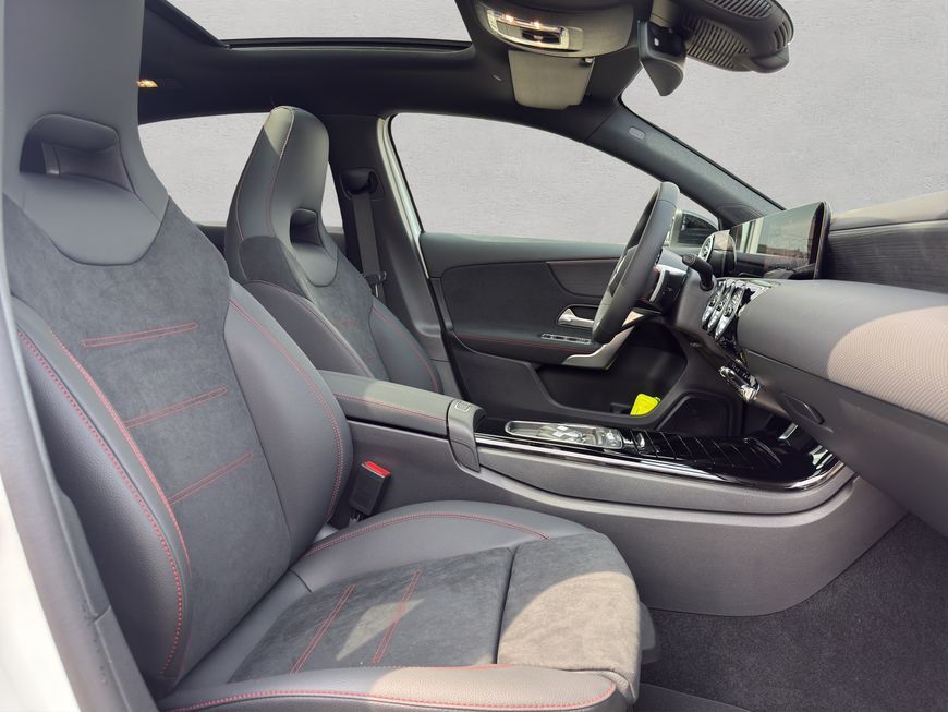 Mercedes-Benz A 200 2025