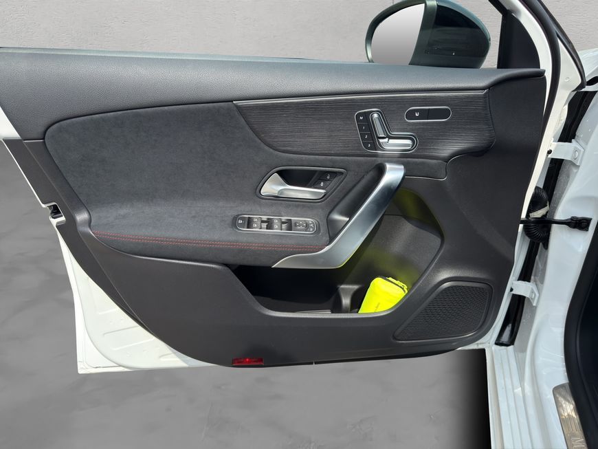 Mercedes-Benz A 200 2025