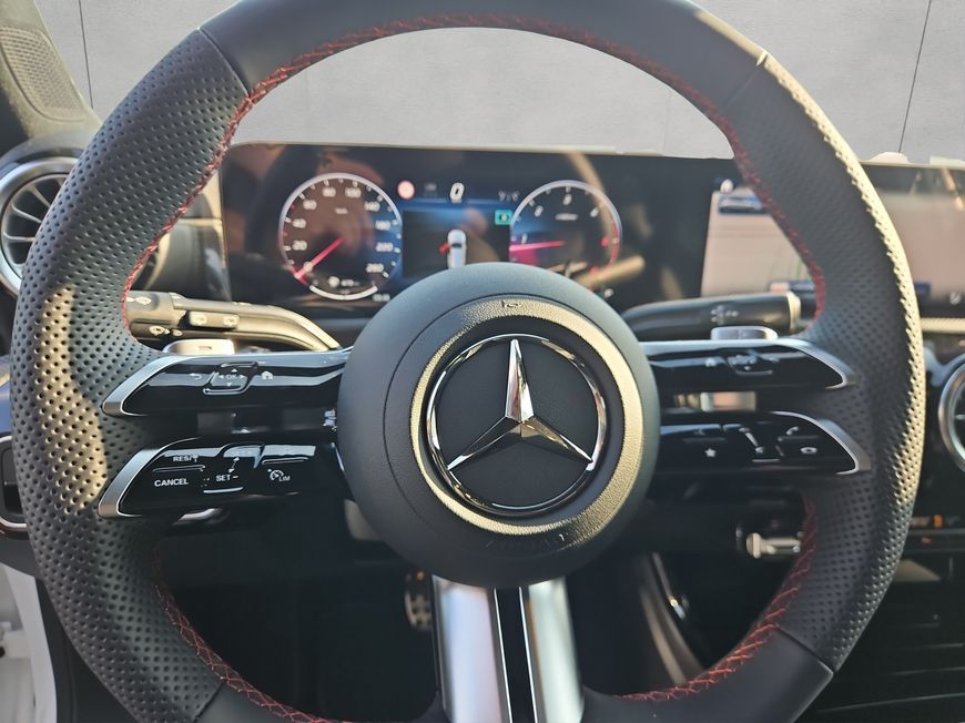 Mercedes-Benz A 200 2025