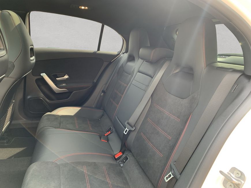 Mercedes-Benz A 200 2025