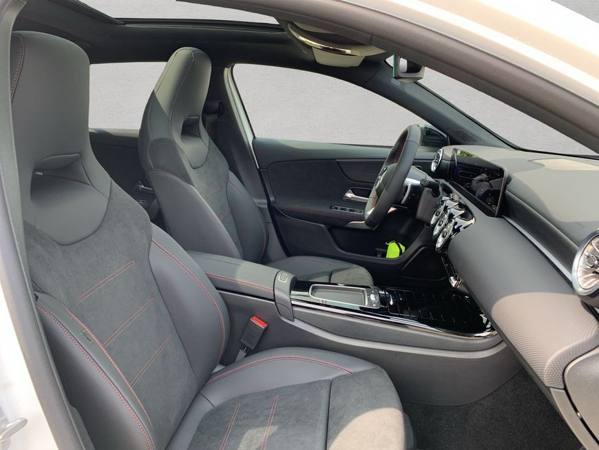 Mercedes-Benz A 200 2025