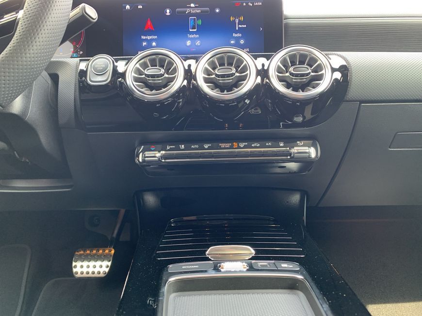 Mercedes-Benz A 200 2025