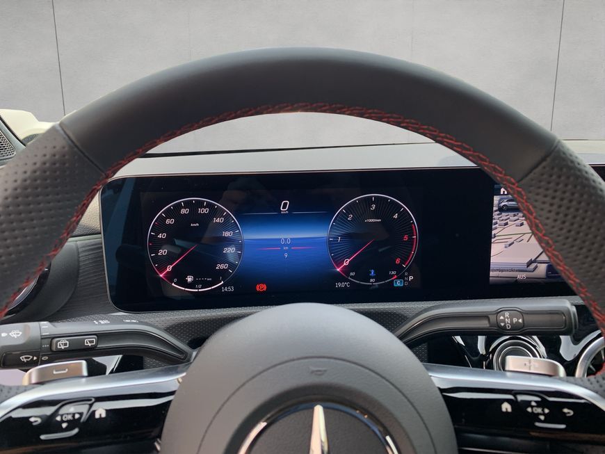 Mercedes-Benz A 200 2025