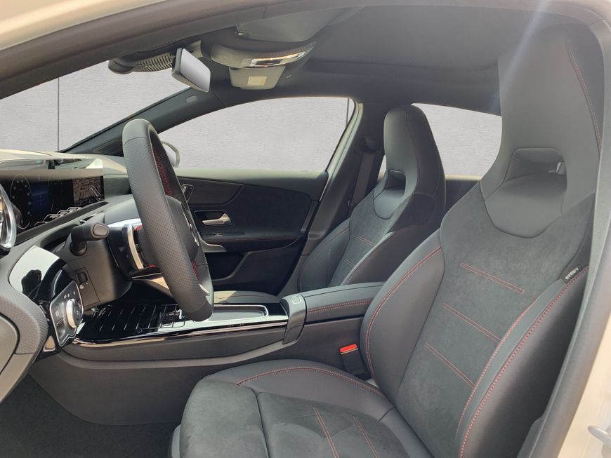 Mercedes-Benz A 200 2025