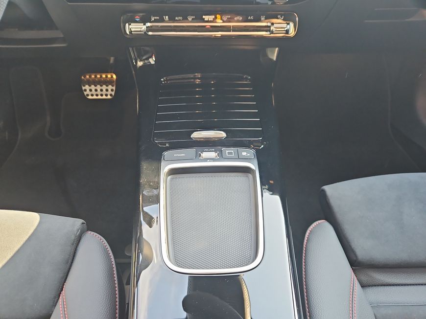 Mercedes-Benz A 200 2025