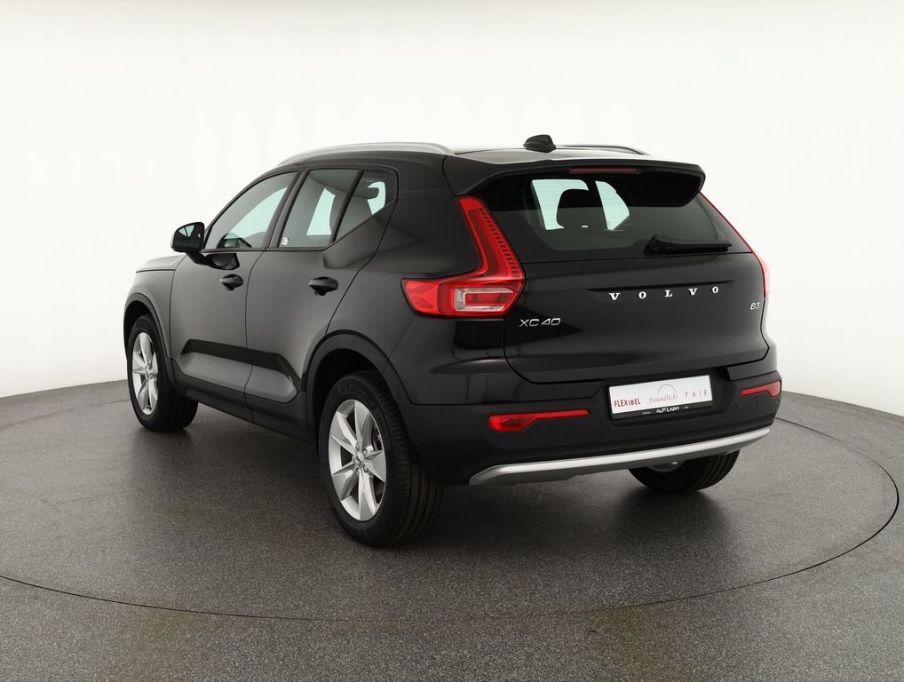 Volvo XC40 2025