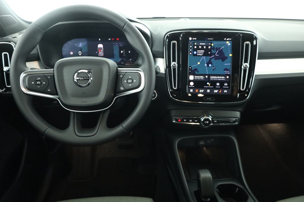 Volvo XC40 2025