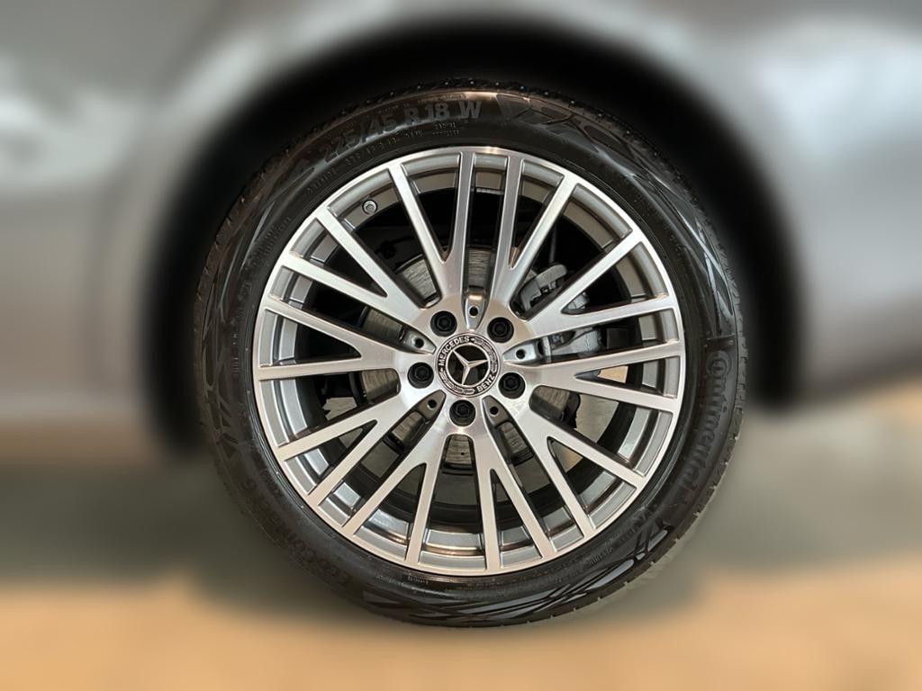 Mercedes-Benz CLA 180 2025