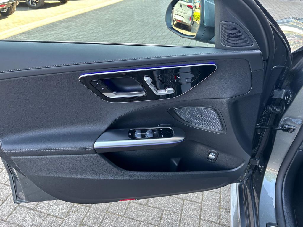 Mercedes-Benz C 300 2025